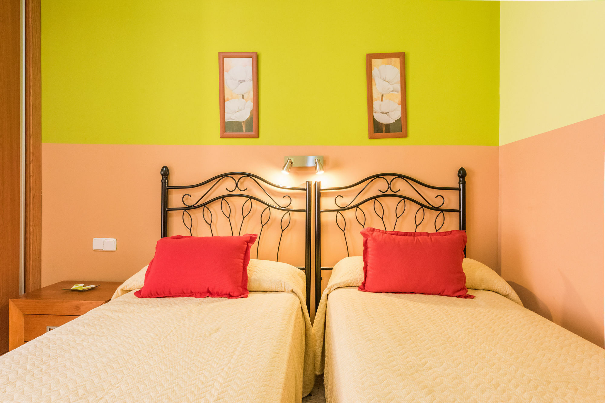 Hostal Arkanta Arganda Del Rey Exteriör bild