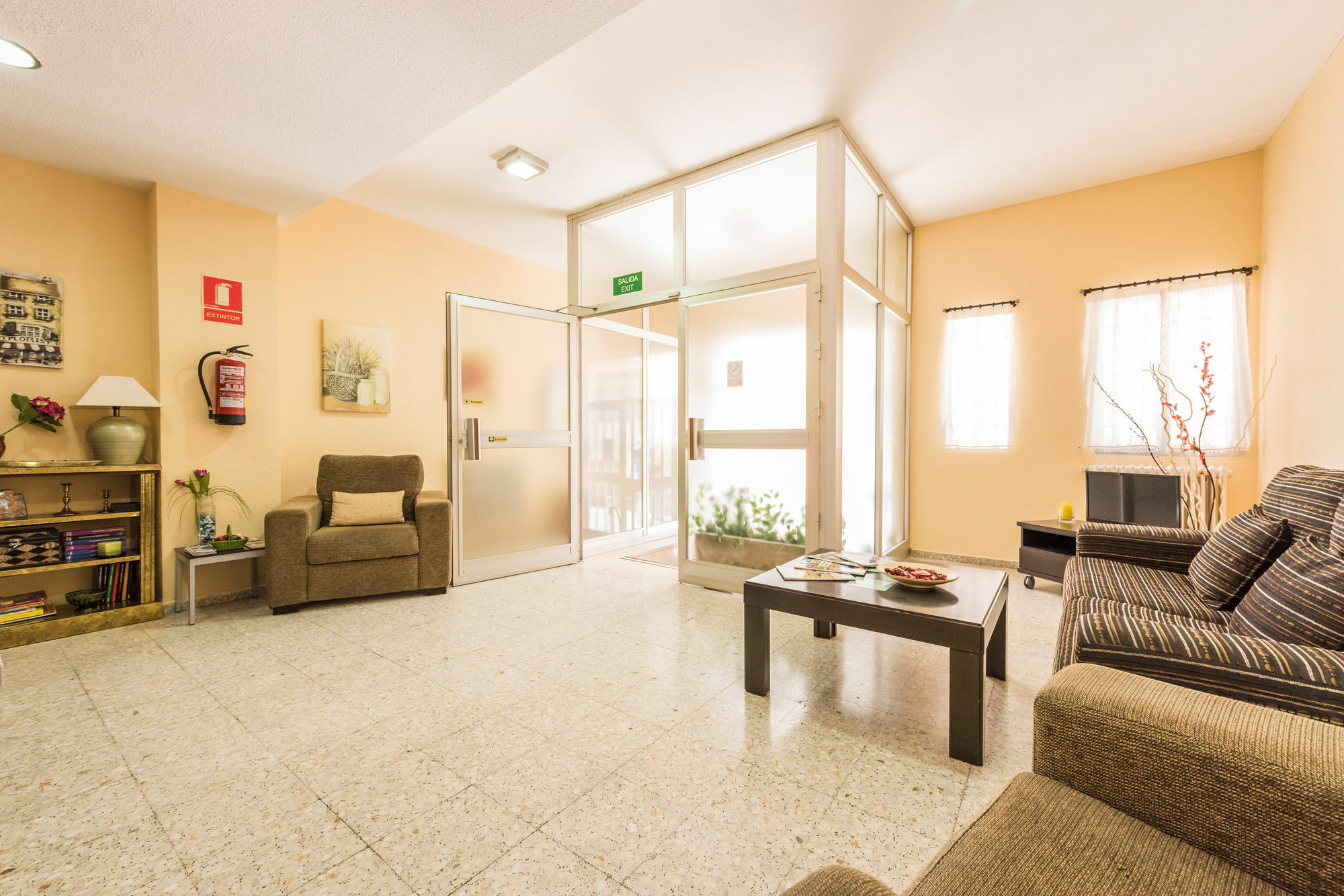 Hostal Arkanta Arganda Del Rey Exteriör bild