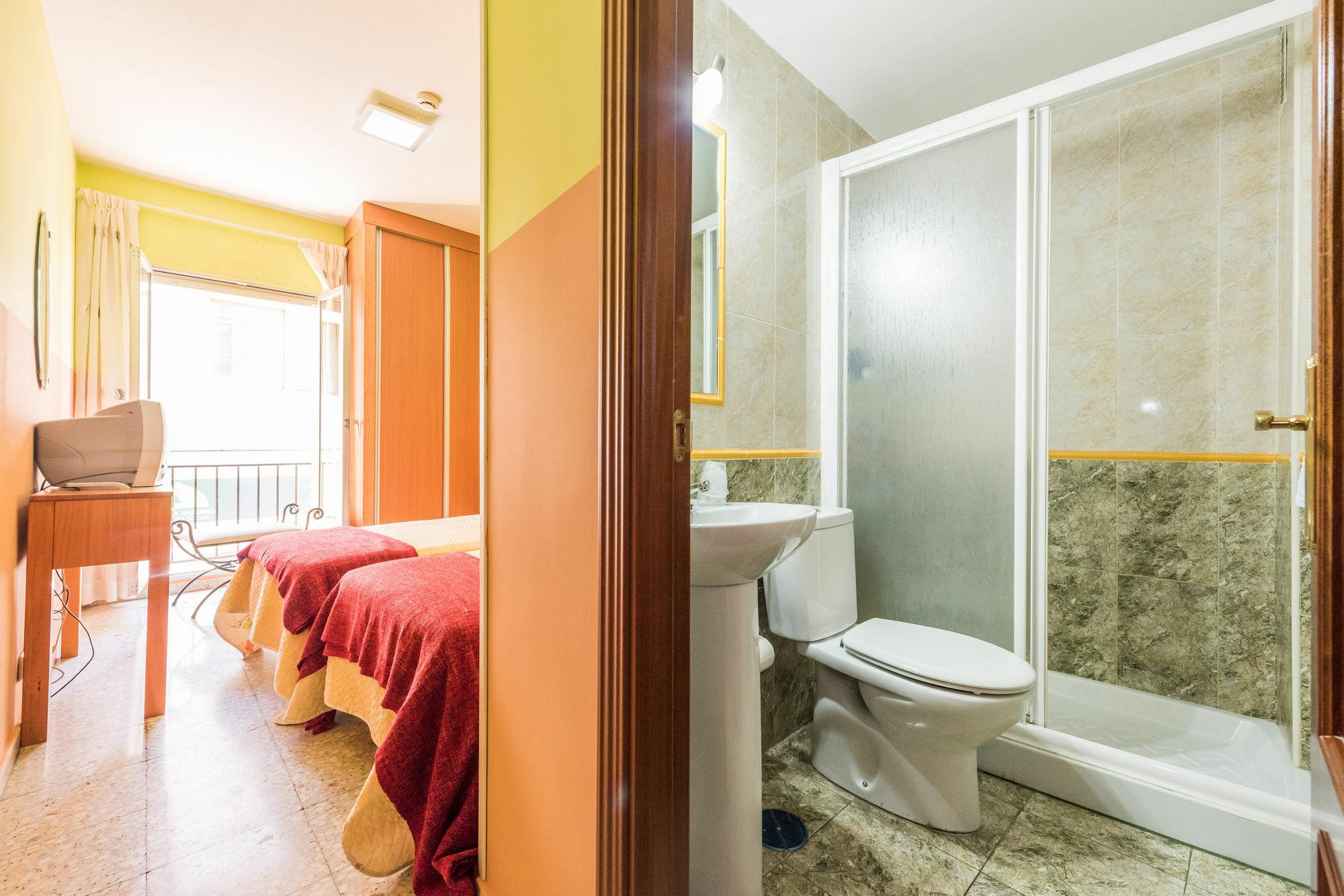 Hostal Arkanta Arganda Del Rey Exteriör bild