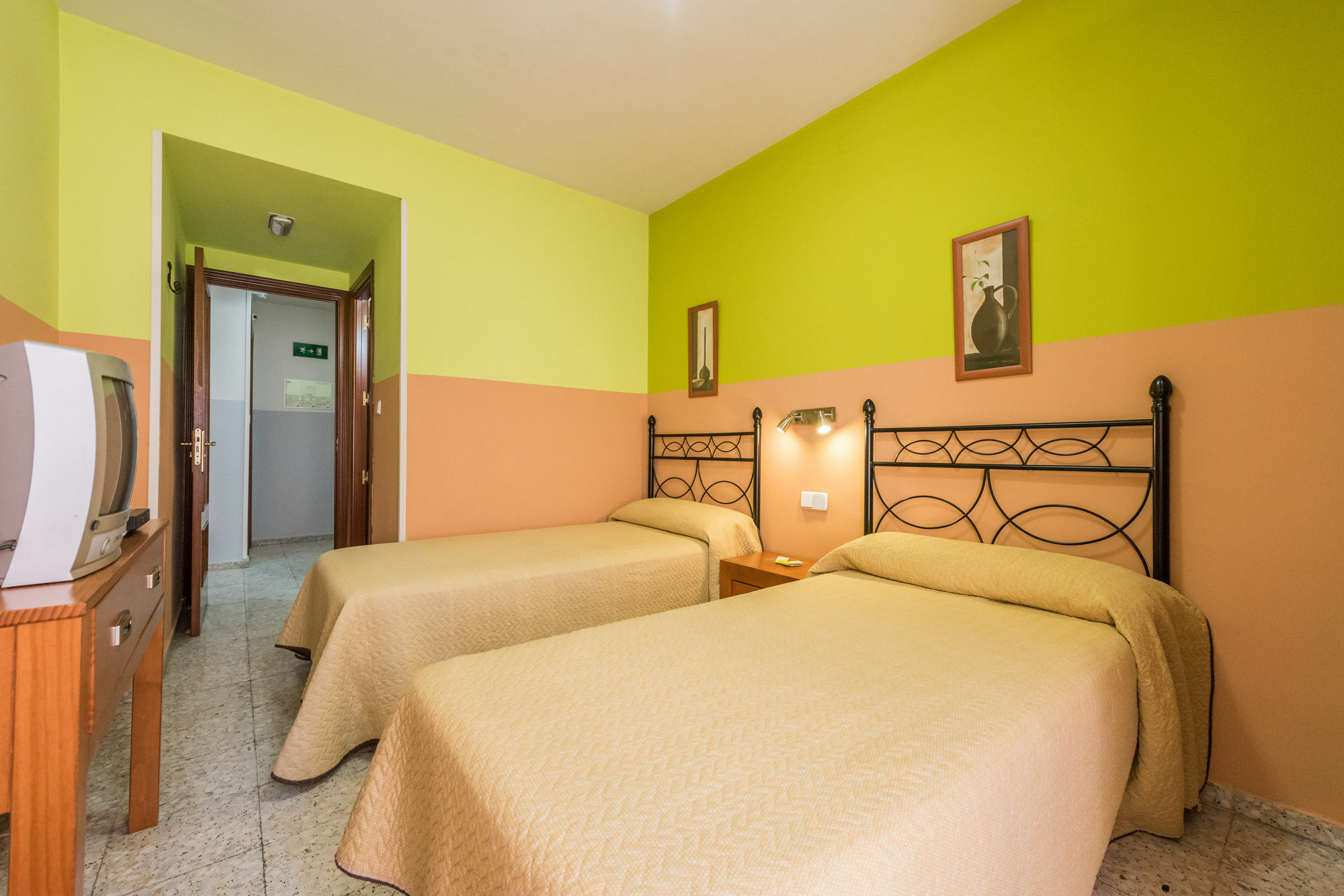 Hostal Arkanta Arganda Del Rey Exteriör bild